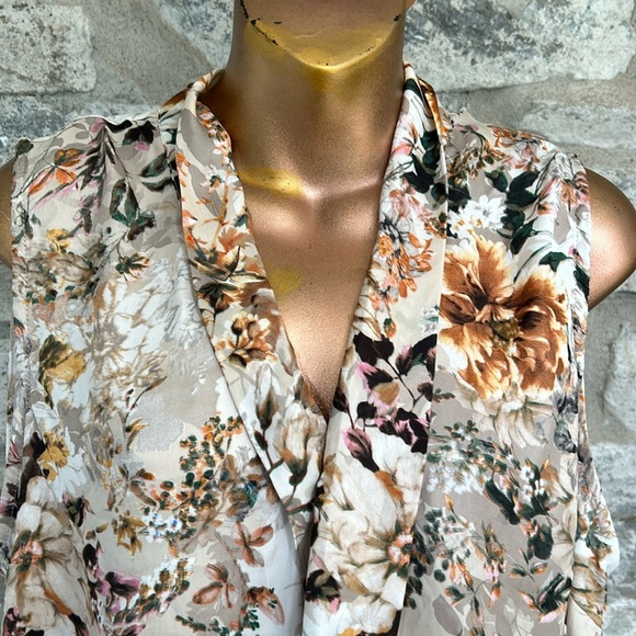 Faux Wrap Floral Top - Picture 3 of 9